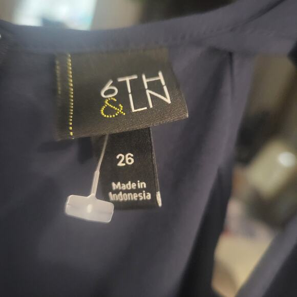 Plus Size Women's Navy Blue Wide Leg Jumpsuit with Belt size 26. - Picture 3 of 6